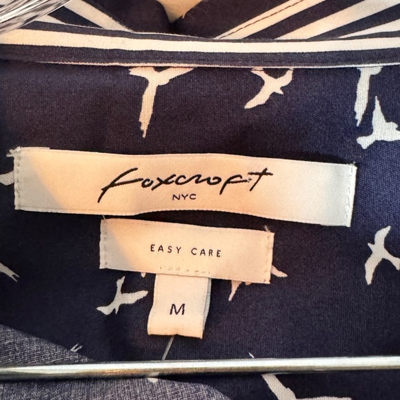 Navy Blue Button-Up‎ Shirt with white Bird Print size M 3/4 sleeve cuffed stripe - Picture 6 of 8